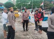 Satbinmas Polres Pelabuhan Makassar Patroli di Paotere, Imbau Nelayan Waspada Cuaca Ekstrem
