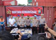 Kapolres Pelabuhan Makassar Dampingi Kapolda Sulsel Lepas Bantuan Kemanusiaan ke Aceh