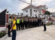 Pastikan Berjalan Kondusif, Polres Majene Kawal Aksi Damai HMI FKIP Unsulbar di Kantor Kejaksaan Negeri Majene