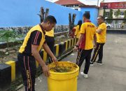 Polres Sinjai Gelar Jum’at Bersih, Ciptakan Lingkungan Kerja Sehat dan Nyaman.