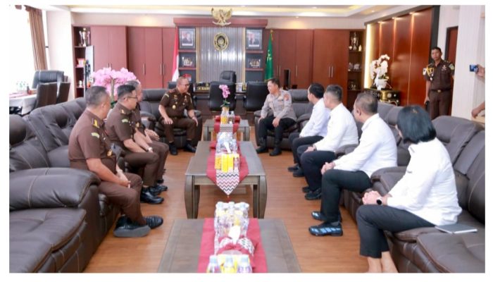 Didampingi Pejabat Utama, Kapolda NTB Silaturahmi Dengan Kajati