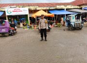 Bhabinkamtibmas Polres Soppeng Laksanakan Pengamanan Pasar Batu-Batu, Pastikan Keamanan dan Ketersediaan Bahan Pokok di Bulan Suci Ramadhan