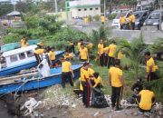 Polres Parepare bersama TNI dan Pemkot Lakukan Bersih – Bersih Pantai Mattirotasi