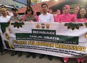 Kasat Reskrim Bersama Personil Sat Reskrim Polres Pelabuhan Berbagi Takjil Jepang Buka Puasa