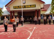 Bangun Komitmen Moral Personel, Polres Sinjai Gelar Pembacaan Tribrata, Catur Prasetya dan Panca Prasetya Korpri Saat Apel Jam Pimpinan.