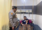Kapolres Selayar Jenguk Briptu Muhlis Yang Jalani Operasi Patah Tulang di RS Bhayangkara