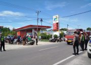 Antrean BBM Membludak, Polres Majene Terjunkan Personel Amankan dan Urai Kemacetan di SPBU Lembang