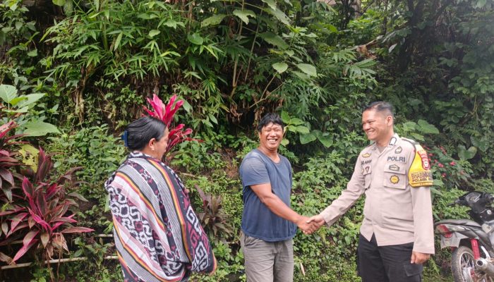 Sambang Humanis Bhabinkamtibmas Saluputti, Warga Bittuang Diajak Jaga Kamtibmas