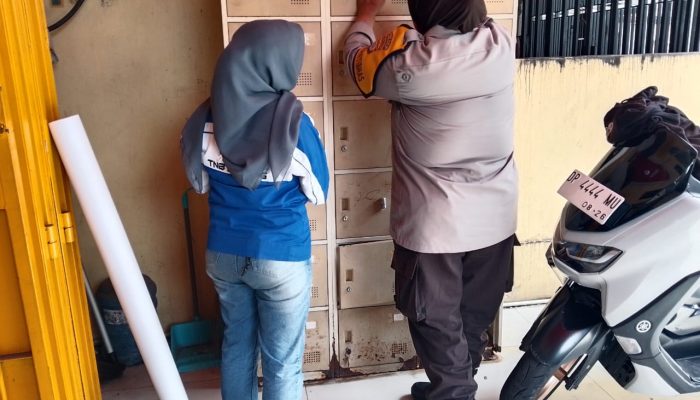 Satu Hari Satu Rumah, Bhabinkamtibmas Polsek Soreang Sosialisasikan Layanan Call Center 110