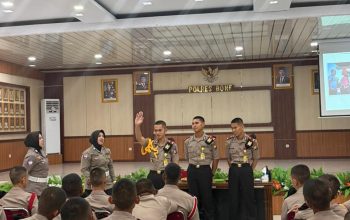 Satlantas Polres Bone Berikan Materi Fungsi Lalu Lintas kepada Siswa Diktuk Bintara Brimob