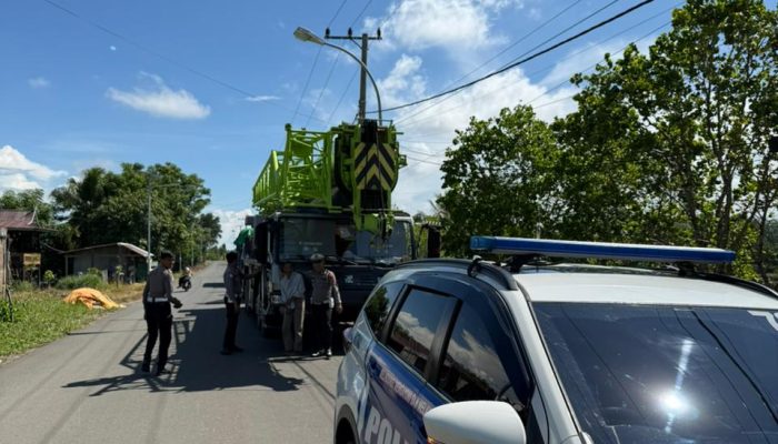 Unit Turjawali Sat Lantas Polres Wajo Laksanakan Pengamanan Arus Lalulintas di Sekitar Pelabuhan Bangsalae Wajo