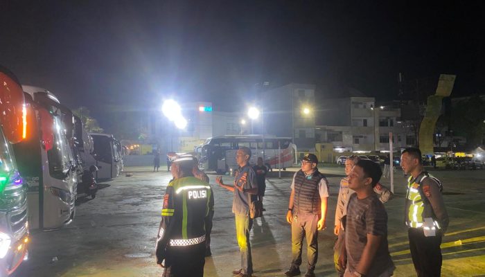 Pemberangkatan 333 Calon Jemaah Haji Kloter 21 Soppeng Berlangsung Aman dan Lancar, Dikawal Personel Polres