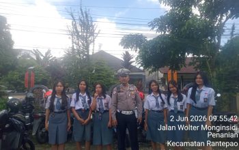 Tingkatkan Kesadaran Pelajar, Satlantas Polres Toraja Utara Gelar Sosialisasi “Polantas Mappattabe” di Rantepao