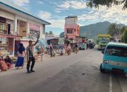 Polsek Pamboang Hadir di Tengah Masyarakat, Urai Kemacetan Arus Lalu Lintas di Pasar Tinambung