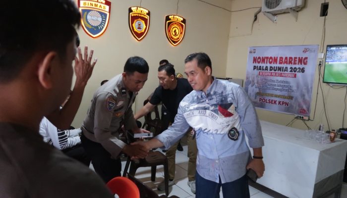 Polsek KPN Polres Parepare Gelar Nobar Piala Dunia 2026, Pererat Kedekatan Polri dan Masyarakat