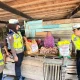 Kasat Lantas Polres Pinrang Pimpin Bansos Ke Warga Yang Kurang Mampu Jelang HUT Bhayangkara Ke-80