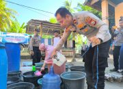 Polres Majene Salurkan Air Bersih untuk Warga Kelurahan Baurung, Hadir di Tengah Krisis Saat Kemarau
