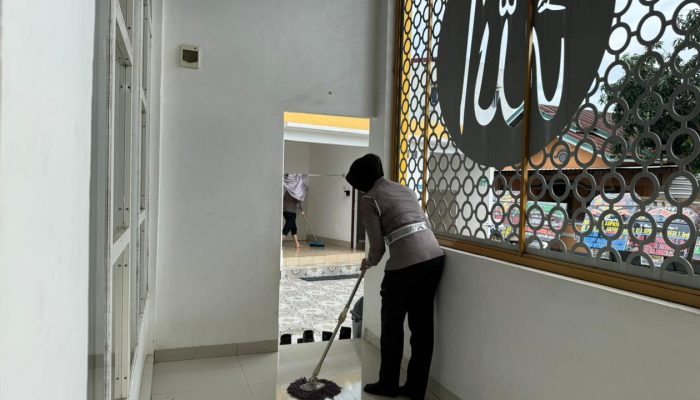 Wujud Kepedulian Sambut HUT Bhayangkara Ke-80, Polantas Bone Bakti Religi di Masjid Dahlan Wellang
