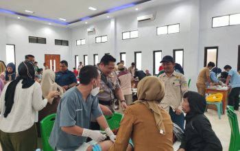 41 Anak Ikuti Sunatan Massal, Ratusan Warga Terlayani di Bakti Kesehatan Hari Bhayangkara ke-80 Polres Selayar