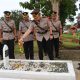 Jelang HUT Bhayangkara ke 80, Kapolres Palopo Bersama Personil Laksanakan Ziarah ke TMP