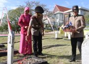 Mengenang Jasa Pahlawan, Polres Soppeng Gelar Upacara dan Ziarah Rombongan Hari Bhayangkara ke-80