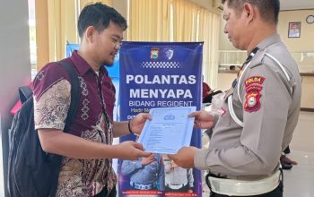 Polantas Menyapa Samsat Sudiang, Ipda Arfan Ajak Masyarakat Manfaatkan Sisa Waktu Penghapusan Denda Pajak Kendaraan