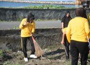 Polres Bulukumba Gelar Gerakan ASRI, Bersihkan Pantai dan Tanam Pohon Sambut Hari Bhayangkara ke-80