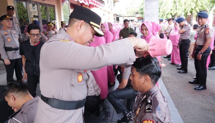 Sujud Syukur, Memaknai Upacara Kenaikan Pangkat Setingkat Lebih Tinggi di Polres Parepare
