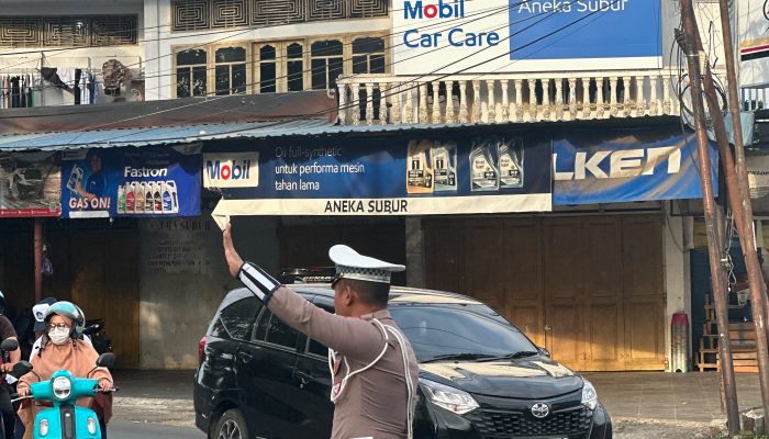 Jaga Kamseltibcar Lantas, Satlantas Polres Bone Gelar Commander Wish Pagi