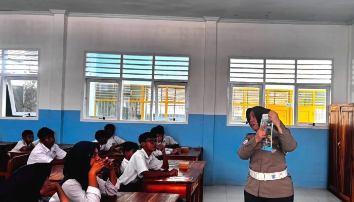 Satlantas Polres Majene Edukasi Pelajar SMPN 1 Majene, Tanamkan Budaya Tertib Berlalu Lintas Sejak Dini