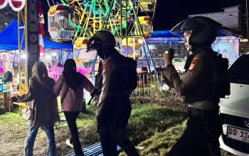 Tak Kenal Waktu, Sat Samapta Polres Sinjai Patroli Malam Jaga Keamanan Warga.