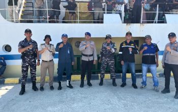 Satuan Polair Polres Majene Kawal Keberangkatan KM Sabuk Nusantara 93, Puluhan Penumpang Berlayar Aman ke Silopo Polman