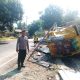 Truk Hantam Tiga Rumah Warga di Desa Ulidang Majene, Polsek Sendana Amankan TKP