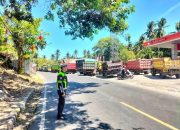 Kasat Lantas Polres Enrekang Turunkan Personil Lakukan Pengaturan Lalu lintas di SPBU