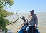 Polsek Sajoanging Pantau Kondisi Air Laut, Warga Pesisir Diimbau Tetap Tenang dan Waspada