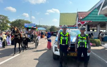Satlantas Polres Majene Kawal Pawai Budaya Hari Jadi Majene ke-481
