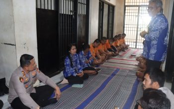 Bersama Kemenag, Kapolres Toraja Utara Gelar Pembinaan Rohani untuk Para Tahanan