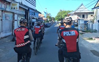 Patroli Bersepeda, Polres Majene Sasar Sekolah dan Pangkalan Ojek Cegah Gangguan Kamtibmas
