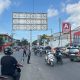 Personel Polres Bulukumba dan Polsek Jajaran Turun Atur Lalu Lintas di Depan SPBU.