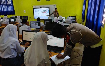 Polres Luwu Edukasi 49 Pelajar SMKN 2 Luwu, Bekali Generasi Muda Pahami Artificial Intelligence dan Kejahatan Siber
