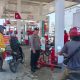 Polsek Tanasitolo Pantau Antrean Pertalite di SPBU Empagae, Sistem Ganjil Genap Diterapkan