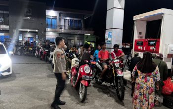 Patroli Malam Polsek Malunda, Pastikan Pengisian BBM di SPBU Berjalan Aman dan Lancar