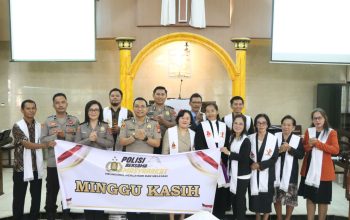 Polres Sidrap Gelar ‘Minggu Kasih’, Sapa Jemaat Gereja Toraja