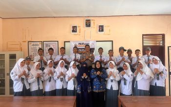 Polisi Peduli Pendidikan, Polsek Pitu Riase Edukasi Pelajar SMA Negeri 9 Batu tentang Bahaya Hoaks