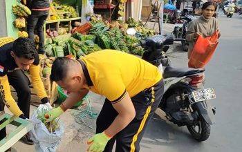 Dilaksanakan di Pasar Pagi Rantepao, Kapolres Toraja Utara Kembali Pimpin Kegiatan Green Policing​