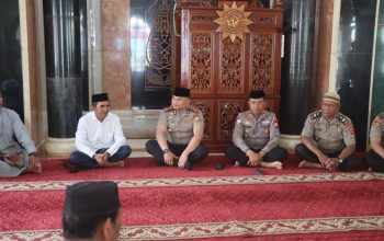 Kunjungi Masjid Nurul Taqwa Bolu, Kapolres Toraja Utara Pererat Silaturahmi Melalui Jumat Keliling