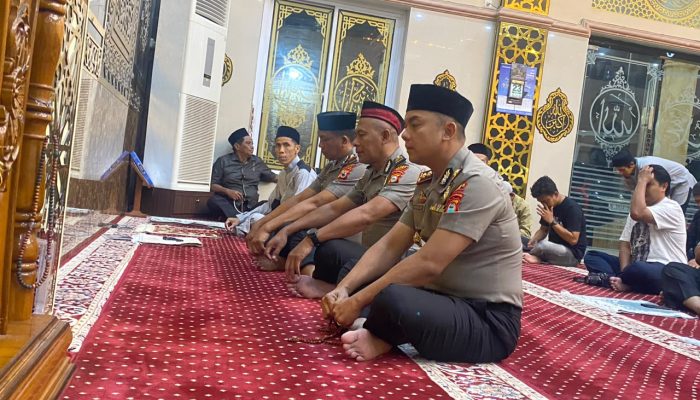 Kapolres Wajo Suling di Masjid An-Nur, Ajak Warga Cegah Narkoba hingga Judi Online
