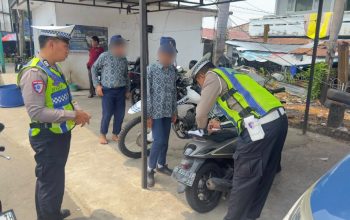 Tingkatkan Kesadaran Berlalu Lintas, Satlantas Polres Maros Lakukan Penindakan Ke Pengendara yang Melanggar