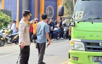Kawal Aksi Mahasiswa UMPAR, Kapolres Parepare Pastikan Arus Lalu Lintas Tetap Kondusif