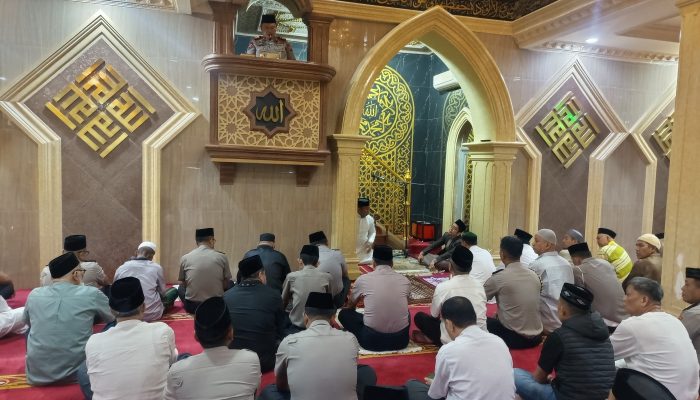 Safari Subuh Kapolda Sulsel Terus Berlanjut, Irjen Pol Awal Chairuddin Sosialisasikan Layanan 110 dan Program Polri Bersama Masyarakat
